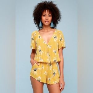O’Neill Short Flutter Sleeve Floral Romper (xs)